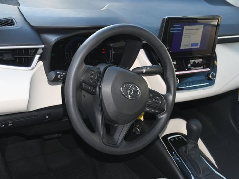 New 2026 Toyota Corolla LE image 4