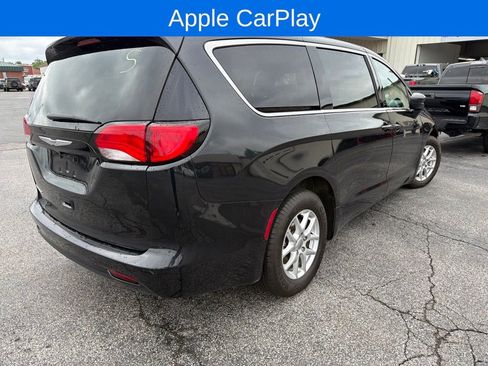 Used 2023 Chrysler Voyager LX FWD image 5