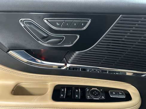 Used 2022 Lincoln Corsair Reserve w/ Elements Package AWD/4WD image 11