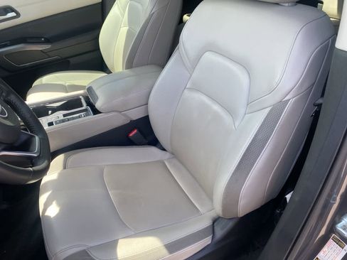 Used 2024 Nissan Pathfinder SL image 9