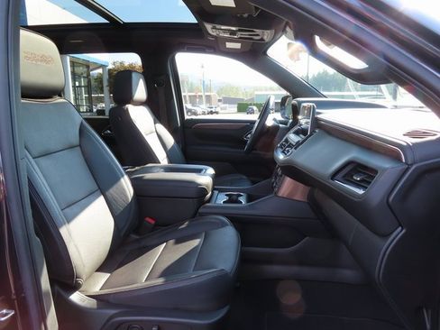 Certified 2023 Chevrolet Suburban High Country image 36