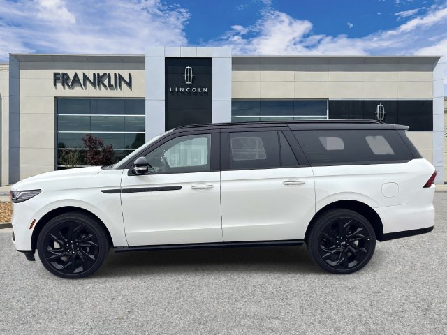 New 2027 Lincoln Navigator L Black Label AWD/4WD image 4