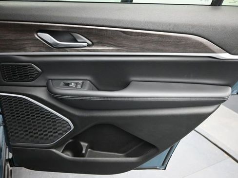 New 2026 Jeep Grand Cherokee L Limited AWD/4WD image 22