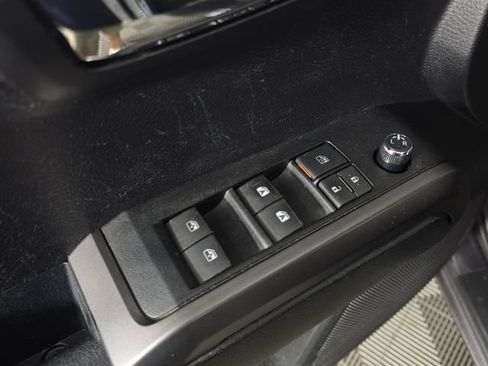 Used 2017 Toyota Tacoma TRD Sport w/ Tow Package (A/T) AWD/4WD image 23