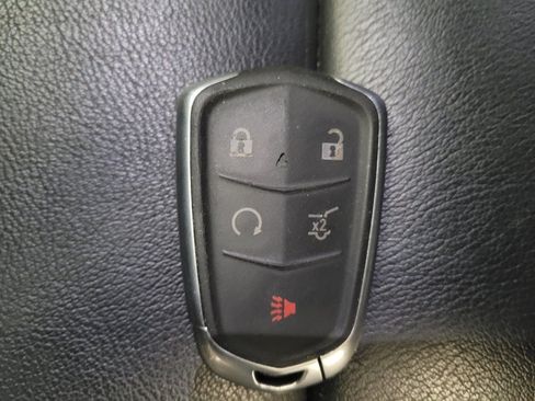 Used 2020 Cadillac XT4 Premium Luxury w/ Cold Weather Package FWD image 32