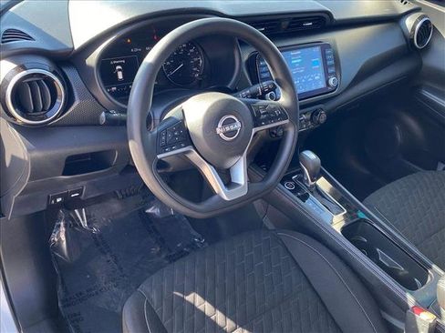 Used 2022 Nissan Kicks SV FWD image 13