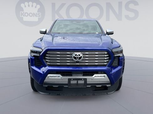 Used 2025 Toyota Tacoma Limited AWD/4WD image 11