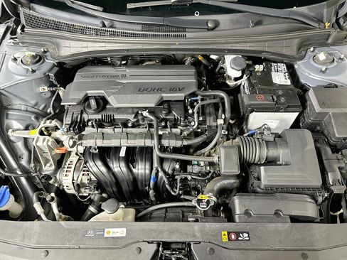 Used 2022 Hyundai Elantra SEL w/ Convenience + Premium Package FWD image 8