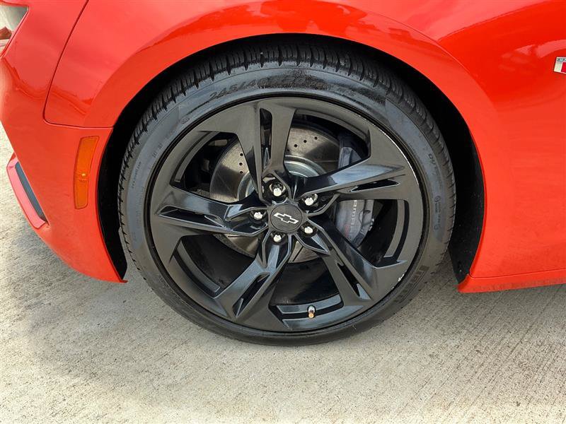 Used 2020 Chevrolet Camaro SS RWD image 27