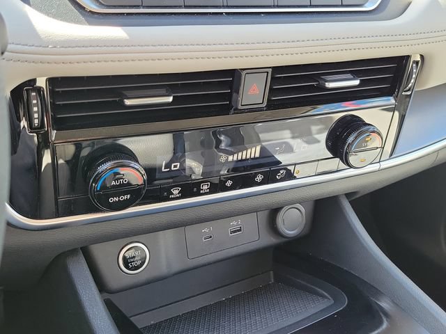 Certified 2021 Nissan Rogue SV FWD image 30
