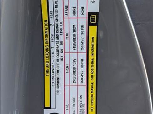 Used 2025 Chrysler Pacifica Limited image 27