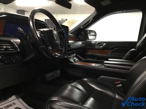 Used 2019 Lincoln Navigator Select w/ Technology Package AWD/4WD image 27