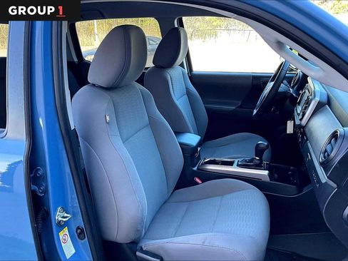 Used 2019 Toyota Tacoma SR5 AWD/4WD image 8