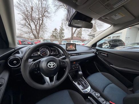 Used 2017 Toyota Yaris iA image 30