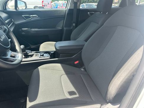 Used 2025 Kia Sportage LX FWD image 8