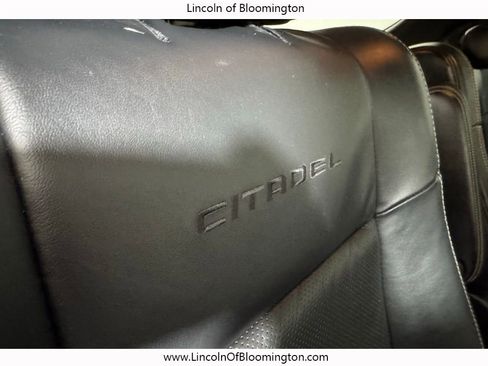 Used 2016 Dodge Durango Citadel w/ Premium Entertainment Group image 19