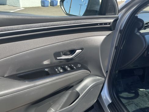 Certified 2024 Hyundai Tucson Limited AWD/4WD image 18