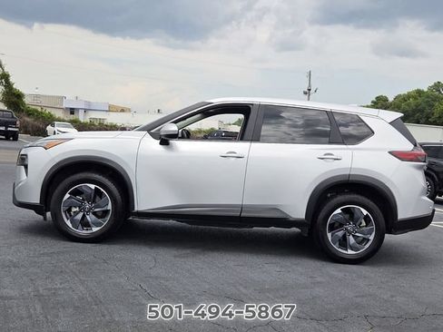 Used 2025 Nissan Rogue SV FWD image 2
