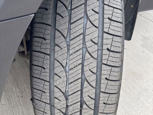 Used 2024 Kia Telluride EX w/ EX Captain's Chair Package AWD/4WD image 10