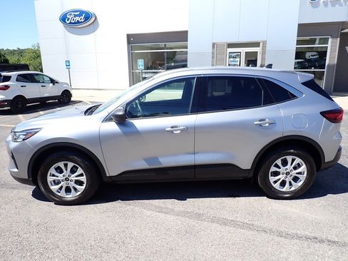 Used 2023 Ford Escape Active AWD/4WD image 2