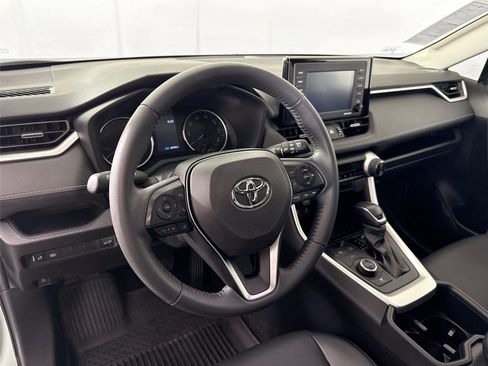 Certified 2022 Toyota RAV4 XLE Premium AWD/4WD image 4