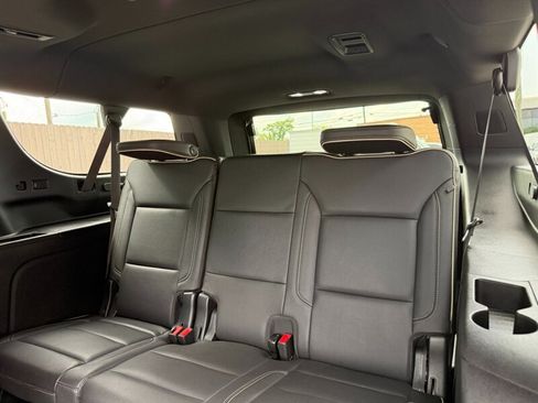 Used 2022 Chevrolet Suburban Premier w/ Premium Package AWD/4WD image 29