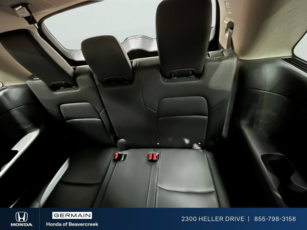 Used 2025 Nissan Pathfinder SL FWD image 29