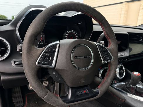 Used 2019 Chevrolet Camaro ZL1 w/ LPO, ZL1 Protection Package RWD image 21
