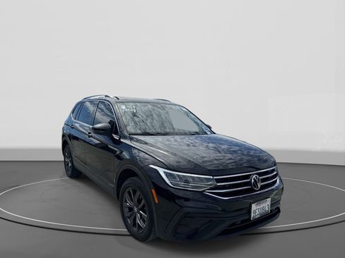 Used 2023 Volkswagen Tiguan SE image 4