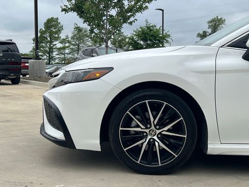 Used 2023 Toyota Camry SE FWD image 8