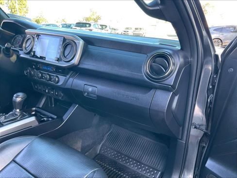 Used 2021 Toyota Tacoma Limited w/ Nightshade Package image 18