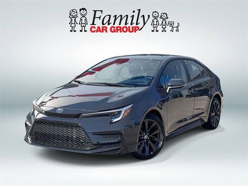 Used 2025 Toyota Corolla SE image 1