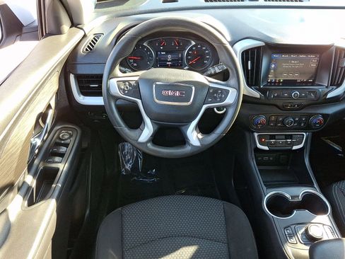 Used 2023 GMC Terrain SLE w/ Driver Convenience Package image 12