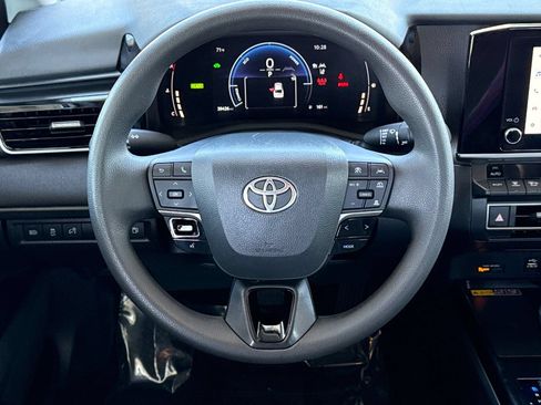 Used 2025 Toyota Camry LE FWD image 21