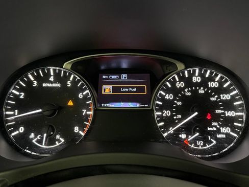 Used 2019 Nissan Pathfinder SV AWD/4WD image 36