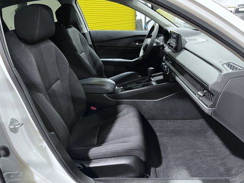 Used 2023 Honda Accord EX image 16