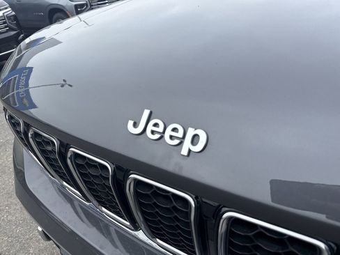 Used 2023 Jeep Grand Cherokee Overland image 31