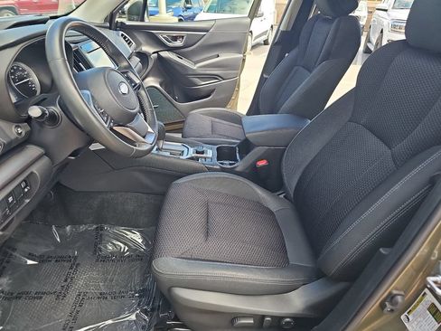 Used 2024 Subaru Forester Premium AWD/4WD image 14