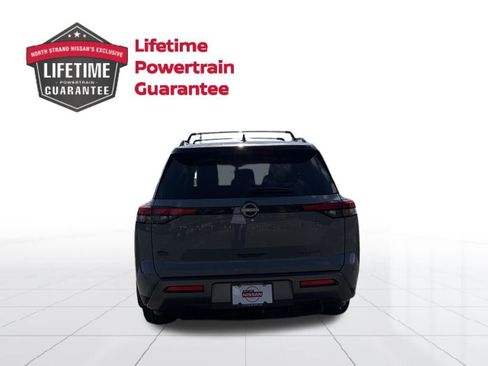 New 2026 Nissan Pathfinder Platinum FWD image 4