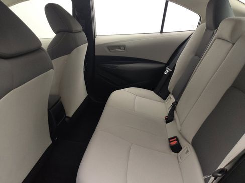 Used 2022 Toyota Corolla LE FWD image 18