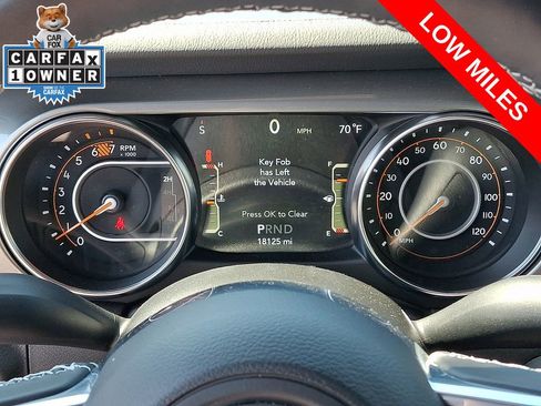 Used 2022 Jeep Wrangler Unlimited Sahara w/ Cold Weather Group AWD/4WD image 20