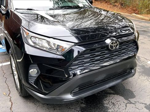 Used 2020 Toyota RAV4 XLE image 29