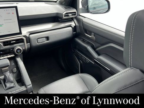 Used 2026 Toyota 4Runner Limited AWD/4WD image 21
