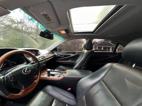 Used 2013 Lexus LS 460 Base 4dr Sedan w/ Comfort Pkg image 10