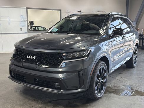 Used 2023 Kia Sorento SX image 3