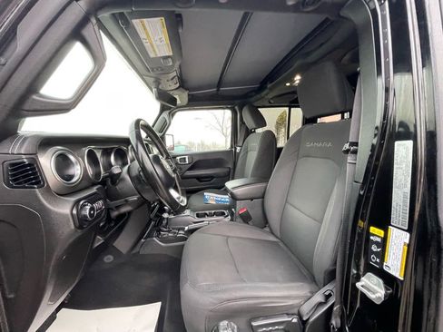 Used 2022 Jeep Wrangler Unlimited Sahara AWD/4WD image 24