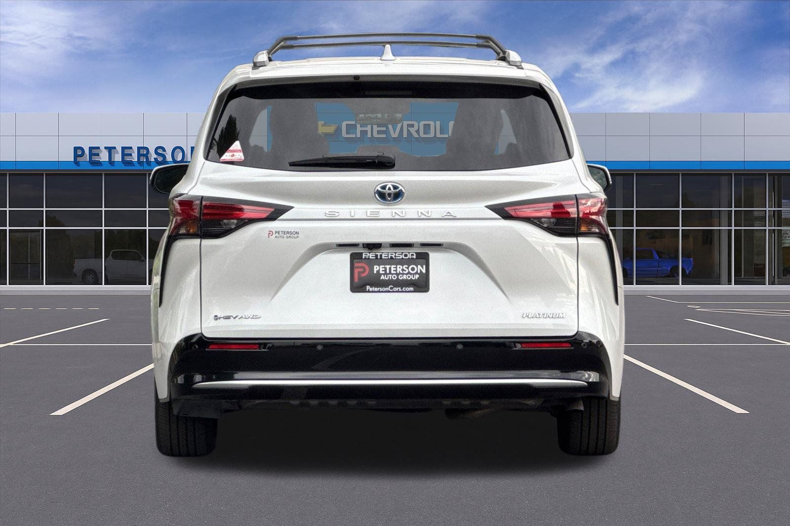 Used 2025 Toyota Sienna Platinum AWD/4WD image 5