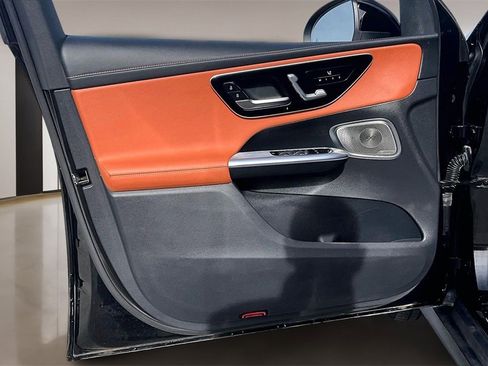 Used 2023 Mercedes-Benz GLC 300 4MATIC image 18