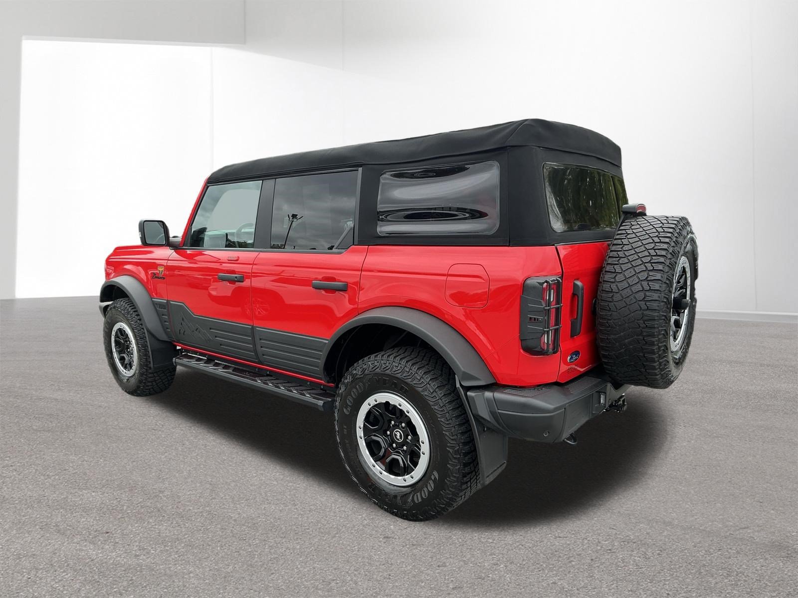 Used 2023 Ford Bronco Badlands w/ Sasquatch Package AWD/4WD image 5