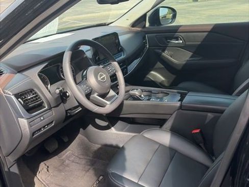 Used 2023 Nissan Rogue SL w/ SL Premium Package image 13